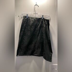 BASIC THREADS Elegant Olive and Black Floral Skirt - Size Large